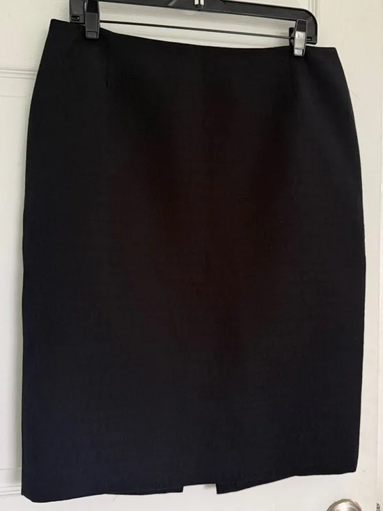 Tahari Black Textured Pencil Skirt Size 14 Croc Embossed Lined Classic Workwear - Picture 3 of 16